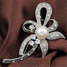 Picking wedding bouquets isn't easy unless you're actually a florist. Exquisite Fashion Elegant Diamond Bouquet Brooch Breastpin Corsage Jew Ninelife Europe
