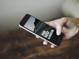 Photo Realistic Shot Of A Hand Holding An Iphone The Psd Comes With A Smart Object Free Download Iphone Mockup Free Iphone White Iphone