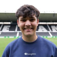 More of a personal post to the usual… a few years ago I was in a rough  patch, my confidence, motivation and self worth was at an all time low.  Yesterday I