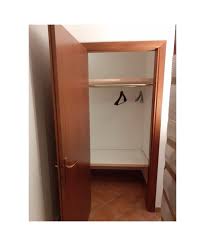 Il prezzo di una cabina armadio in cartongesso può partire da un minimo di cinque euro al metro quadro fino ad arrivare a venti. Erstellung Eines Begehbaren Kleiderschranks Unter Verwendung Einer Gipskartonstruktur