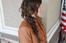 This style is best achieved on someone with medium to long hair that has one length or let your natural hair texture be your best feature! Simple Messy Braid Braided Hairstyles Cute Girls Hairstyles