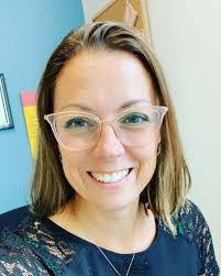 Stephanie Lessard's Instagram, Twitter & Facebook