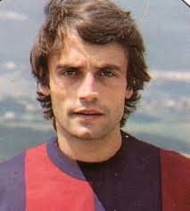 Franco Colomba a calcio sapeva giocare molto bene. Era tecnico ed elegante  e si mise in luce sin da ragazzo nel Bologna, esordendo in A giovanissimo  contro la Juventus a Torino assieme