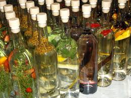 Bevande liquore di mirto il liquore di mirto è un piacevole digestivo, un liquore sardo preparato in molte case in modo tradizionale. Liquori Fatti In Casa Digestivi Alle Erbe Aromatiche