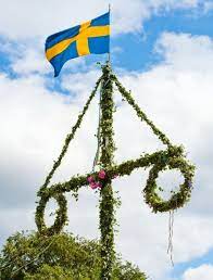 Läs mer och boka på www.bjursas.com Pin Pa Akta Svensk Midsommar