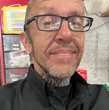 Shawn Hayes's Instagram, Twitter & Facebook