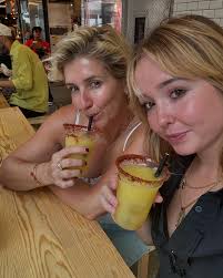 Vicki Lyon (@vickilyonscc) • Instagram photos and videos