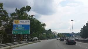 Adapun rumus untuk luas lingkaran matematika yaitu π × r². Jalan Lingkaran Tengah 2 Kuala Lumpur Mapio Net