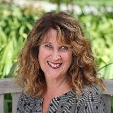 Janis Davis's Instagram, Twitter & Facebook