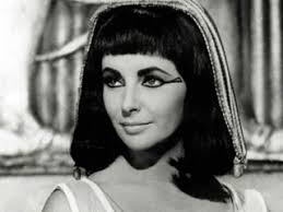 Kdysi krásná vévodkyně z Alby: Oslnila mnoha tituly, mladším mužem o 25 let  a jměním 100 miliard Kč