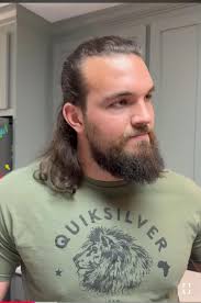 This man is Latino!!🤣🤣Angelina is Latino!! Somebody was already sent to  buy the bar.. now I think he was sent to obtain the property and get her to  sleep with him. If