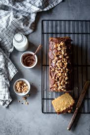Cake Aux Noisettes Torrefiees Ganache Chocolat Praline Lilie Bakery Recette Cake Noisette Culinaire Chocolat Praline