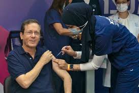 Aug 12, 2021 · white house chief medical advisor dr. Israel Launches Covid Booster Shot Campaign For Over 60s France 24