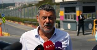Kendisi de milli bir sporcu olan yiğit şardan galatasaray spor kulübü'nde başkan yardımcılığı, basketbol federasyonu'nda yönetim kurulu üyeliği. Yigit Sardan Kimdir Galatasaray Baskan Adayi Yigit Sardan Kac Yasinda Nereli Serveti Ne Kadar Takvim