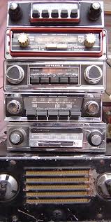 Old Radios Choosing An Old Vintage Radio To Suit A Classic Car Vintage Radio Car Radio Radio