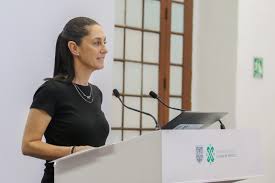 Licenciada en física, maestra y doctora en ingeniería en energía por la unam. Sheinbaum Pide Mantener La Sana Distancia En El Dia De Las Madres