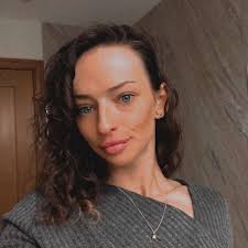 Copied from Robyn proctor, *WARNING* I would like to make you all aware of  an incident that occurred involving myself last night at approx 23:30pm. I  was driving from Sandy to Biggleswade