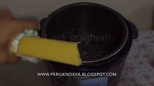 Tumis bawang putih, bawang besar, serai dan cili api. Cara Rebus Spaghetti Senang Cepat Dengan Periuk Noxxa Youtube