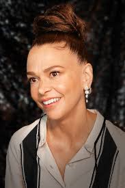 Sutton Foster's Instagram, Twitter & Facebook