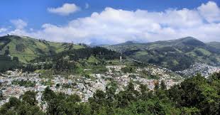 Nicht nur den mit 5.897 m höchsten aktiven vulkan der erde und die durch menschen unbeeinflußt entstandene tierwelt auf den. Situation In Quito Talita Kumi E V Erftstadt
