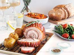 Make a stunning dinner for a crowd, delicious party from roast beef tenderloin with red wine sauce to rum cake a wonderful choice for christmas dinner. 124 Jingle Bell Rockin Christmas Dinner Ideas Yummly