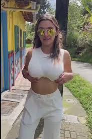 I know I can do my first boobs flash! (gif) - Pandesia World