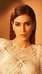 ActressBuff on X: THIS IS CALLED FACE PORN 🥵🥵 KRITI SANON 🤍🧡  t.co5Ow0Ud3frE  X