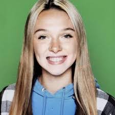 Jacey Lee's Instagram, Twitter & Facebook