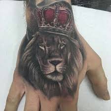 Disney modellerini size özel fırsatlarla online olarak hemen satın alın! Lion With Crown On Hand Tattoo Novocom Top