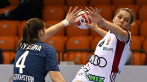 A 15 fős keretbe helembai fannyt nevezik be kovacsics helyett. Kovacsics Aniko 24 Hu