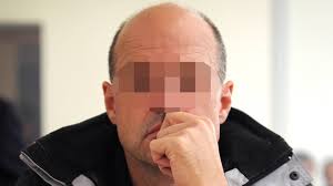 Achtvier, maskiert, marker in der rechten hand / tagg` die wand voll mit n in deine wohnung nachts wir nehm´n euch mit, so wie thomas drach. Reemtsma Entfuhrer Thomas Drach Ist Frei Und Wird Umschwarmt Gesellschaft Faz