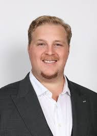 Toni Fasano's Instagram, Twitter & Facebook