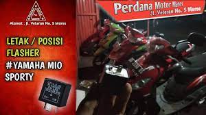 Kemudian bongkar bodi samping dan cari letak flasher. Letak Posisi Flasher Yamaha Mio Sporty Youtube