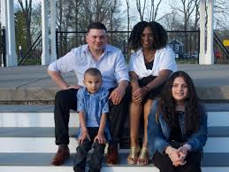 Image result for tbn:89j_M0kB5dmhMM::www.portaldafamilia.org/images/familia1a.jpg