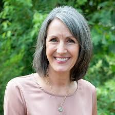 Darlene Robb's Instagram, Twitter & Facebook