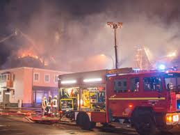 1.2 description 1.3 usage 1.3.1 meat 1.3.2 tool 1.3.3 cooking fats: Crowd Cheer Fire At Hotel Being Converted Into Refugee Shelter In Saxony Germany The Guardian