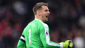 Burnley rejected a derisory bid from aston villa for england goalkeeper tom heaton earlier this according to sky sources, villa's opening move was to gauge the burnley reaction, which was. Tom Heaton Joins Aston Villa From Burnley Football News Sky Sports