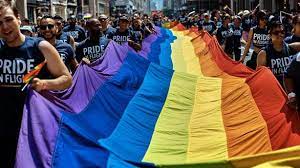 .nedeniyle elçilik binasına lgbti̇+ (lezbiyen, gay, biseksüel, transeksüel, intersex) bayrağı asıldı. Gokkusagi Bayragi Nasil Lgbti Sembolu Haline Geldi