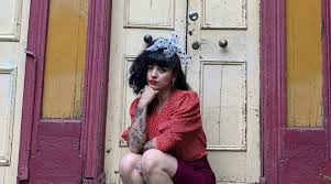 El dvd mon laferte volumen. Mon Laferte Dedico Emotivo Texto A Mujer Atropellada En Colina
