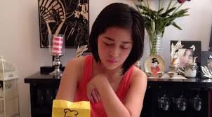 Pashmina dan aisha (aura kasih) adalah saudara kembar yang terpaksa harus tinggal terpisah. Non Muslim Gracia Indri Ikut Berburu Hidangan Buka Puasa Showbiz Liputan6 Com