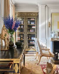 Created for design enthusiasts, political aficionados, and students of americana, designing history documents michael smith's extraordinary collaboration with president barack obama and first lady michelle obama. Habitually Chic The Chicest Apartment By Michael S Smith