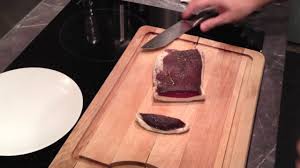 L'automne me donne terriblement envie de faire du fumage a froid grâce a la baisse des températures. Magret De Canard Seche Cuisine Par Cedric Et Seb Youtube