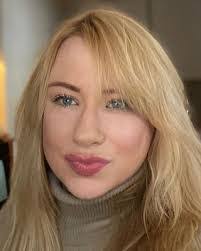 Leah Cote's Instagram, Twitter & Facebook