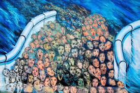 Teile der berliner mauer stehen als mahnmale auf gedenkstätten in berlin und an über 140 orten auf der welt. East Side Gallery An Der Berliner Mauer Deutschland Franks Travelbox