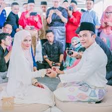Dengan sekali lafaz, saharul ridzwan dan qaabila deena akhirnya bergelar suami isteri pada 16 september 2016. 5 Gambar Kahwin Saharul Ridzwan Deena Emir