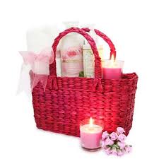 Birthday Gift Ideas For Fiance Female Indian Send Birthday Gifts To Your Girlfriend In India From Our Online Store At Tajonline Com For More Infor Online Birthday Gifts Birthday Gifts Send Birthday Gifts
