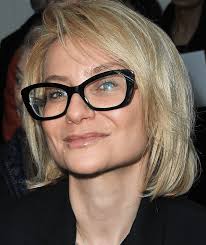 The right hairstyles for women over 50 with round faces have features 20 universally flattering hairstyles for women over 50 with glasses. 50 Classy Hairstyles For 50 To 60 Years Old Women With Glasses