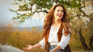 Capítulo 01 | diana conoce a alejandro en medio de una carrera equina. Las Amazonas Capitulo 1 Novelas Las Amazonas Univision