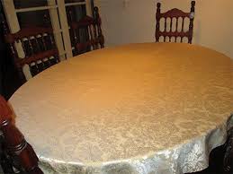 54 X 96 Oval Miranda Damask Tablecloth Great For Oval Shaped Tables During The Christmas Holiday Season Table Cloth Family Dining Table Damask Tablecloth