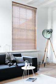 Store Venitien Bois Brun Beige Bambou Interieur Industriel Trouvez Les Meilleurs Idees Pour Relooker Votre Salon Sur Store Bambou Store Venitien Bois Stores